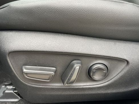 Used 2025 Toyota Grand Highlander FWD image 25