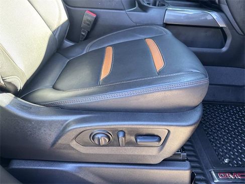 Used 2023 GMC Sierra 2500 AT4 image 14