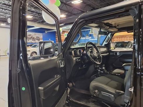 Certified 2022 Jeep Gladiator Sport image 14
