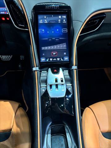 Used 2025 Ferrari Roma Spider RWD image 17
