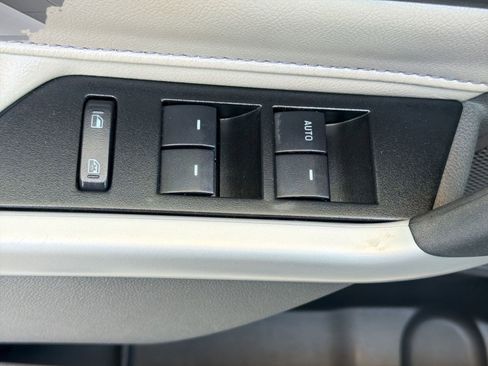 Used 2014 Ford Edge Limited w/ Driver Entry Package FWD image 21