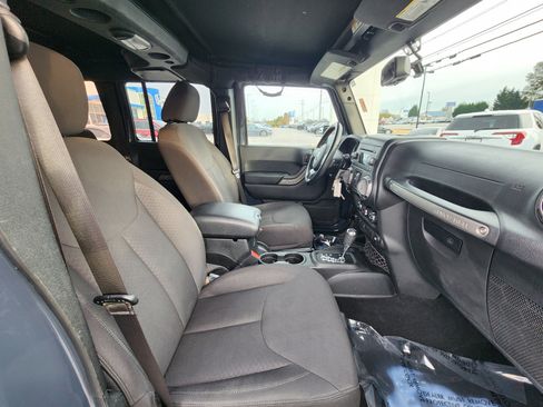 Used 2017 Jeep Wrangler Unlimited Sport w/ Quick Order Package 24S image 12