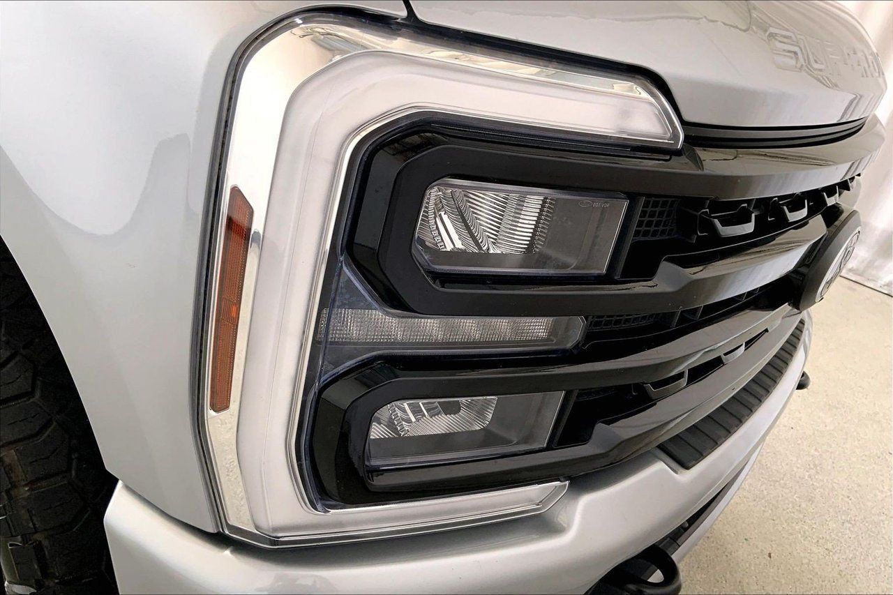 Used 2024 Ford F250 Lariat w/ Lariat Ultimate Package AWD/4WD image 28