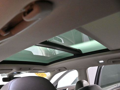 Used 2024 Volkswagen Atlas SEL image 31