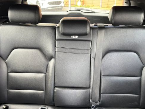 Used 2018 Mercedes-Benz GLA 250 image 12