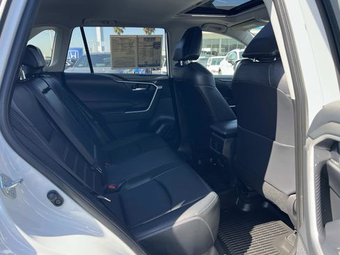 Used 2024 Toyota RAV4 XLE Premium image 31