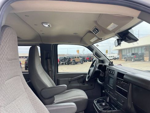 Used 2020 Chevrolet Express 3500 LT w/ LT Preferred Equipment Group image 26