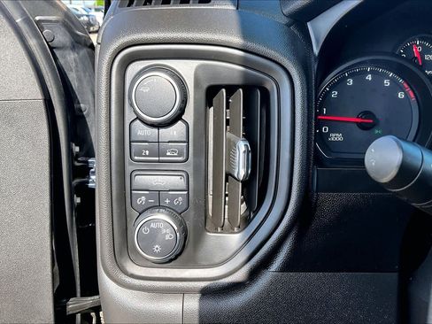 Used 2019 Chevrolet Silverado 1500 Custom w/ Custom Convenience Package AWD/4WD image 35