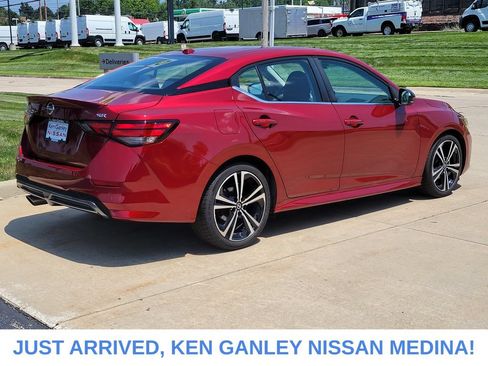 Used 2020 Nissan Sentra SR FWD image 3