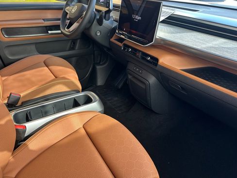 New 2025 Volkswagen ID. Buzz Pro S image 16