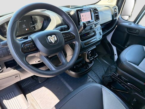 Used 2025 RAM ProMaster 2500 w/ Convenience Group FWD image 7