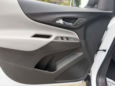 Used 2023 Chevrolet Equinox LS w/ Driver Confidence II Package FWD image 16