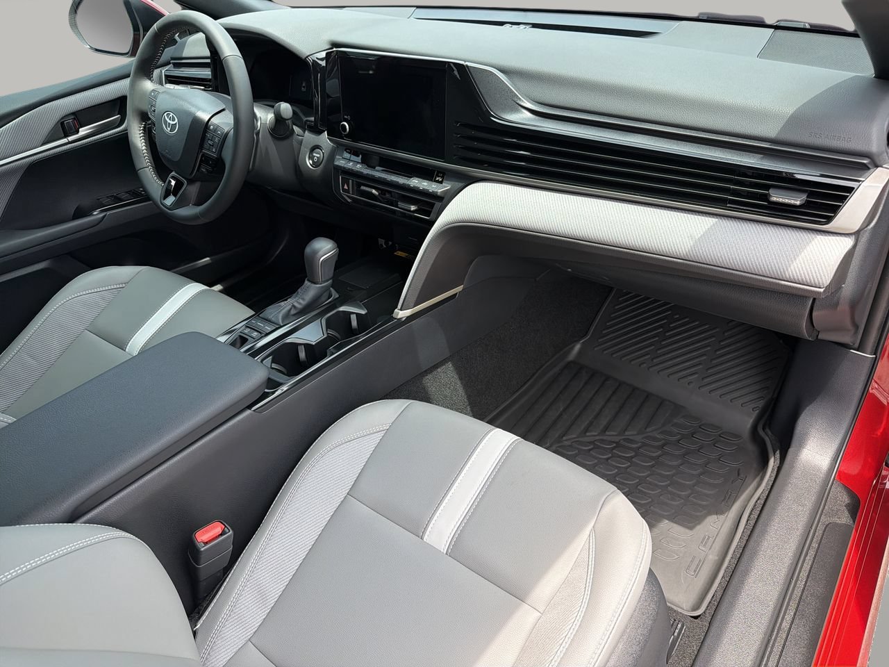 Used 2026 Toyota Camry Hybrid FWD image 11
