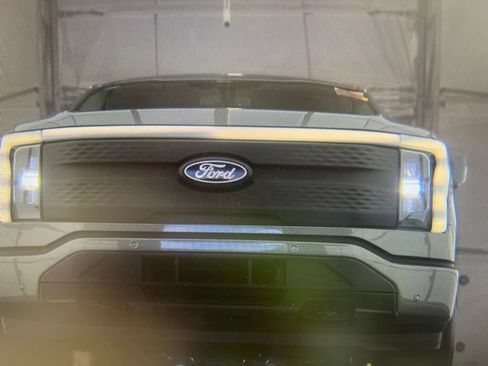 Used 2025 Ford F150 Lightning Flash AWD/4WD image 4