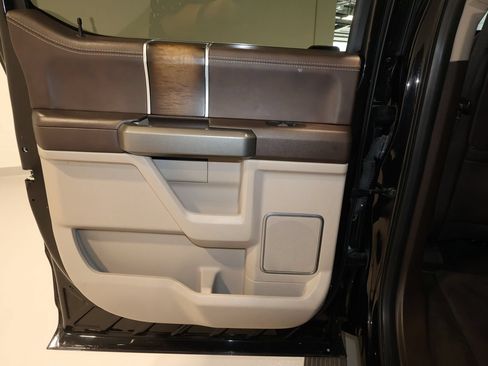 Used 2019 Ford F150 Limited w/ Trailer Tow Package RWD image 12