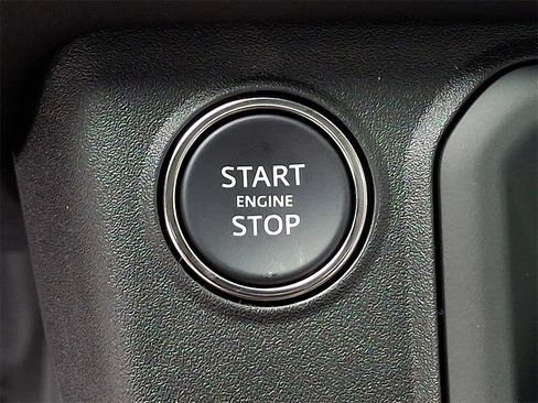 New 2025 Land Rover Defender 110 S image 17