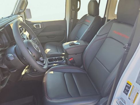 Used 2025 Jeep Wrangler Unlimited Rubicon w/ Technology Group image 18