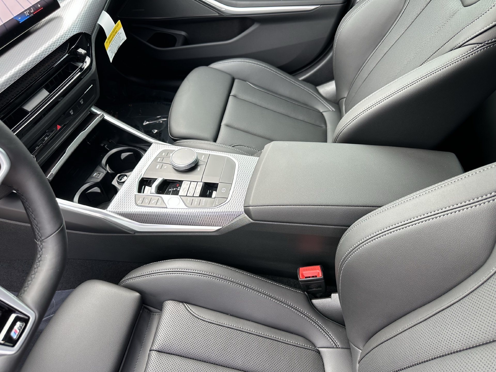 New 2026 BMW 330i Sedan w/ M Sport Package RWD image 24