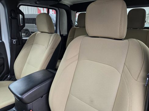 Certified 2022 Jeep Gladiator Sport image 22