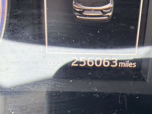 Used 2016 Toyota Highlander Limited Platinum FWD image 26