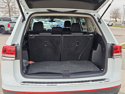 New 2025 Volkswagen Atlas SE image 6