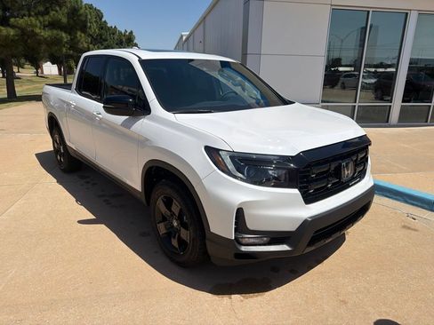 New 2026 Honda Ridgeline Black Edition image 2