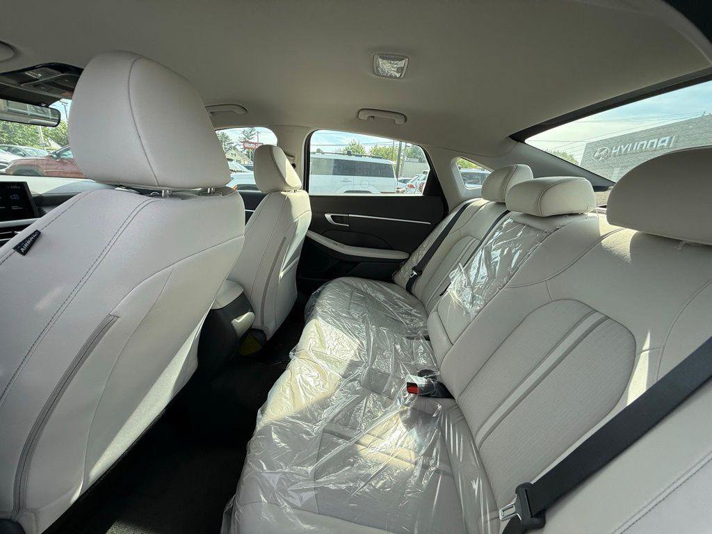 New 2026 Hyundai Sonata SEL FWD image 15