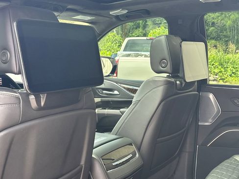 Used 2024 Cadillac Escalade Sport Platinum w/ LPO, ONYX Package AWD/4WD image 22