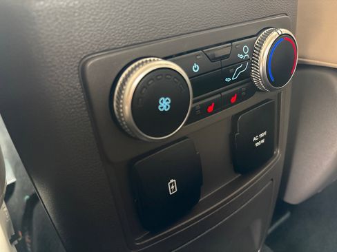 Used 2024 Ford Explorer Platinum w/ Technology Package image 6