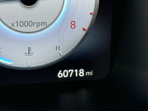 Used 2023 Hyundai Santa Fe SEL w/ Premium Package image 18