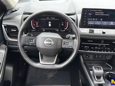 Used 2025 Nissan Rogue Platinum w/ Platinum Premium Package AWD/4WD image 16