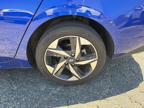 Used 2023 Hyundai Elantra SEL w/ Convenience Package FWD image 11