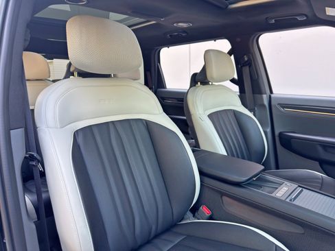 Used 2025 Kia EV9 GT-Line AWD/4WD image 42