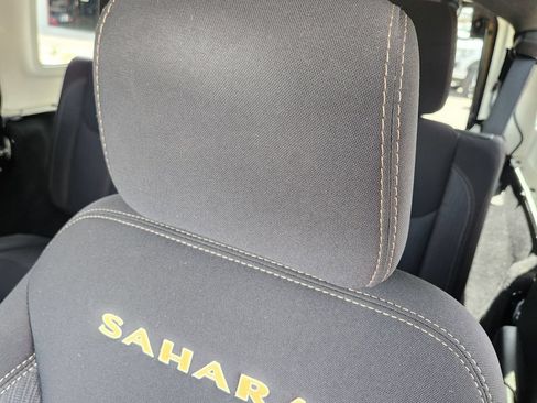 Used 2013 Jeep Wrangler Unlimited Sahara AWD/4WD image 14
