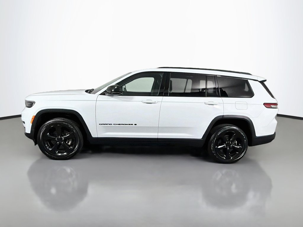 Used 2023 Jeep Grand Cherokee L Altitude AWD/4WD image 4