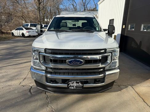 Used 2020 Ford F250 XLT image 3