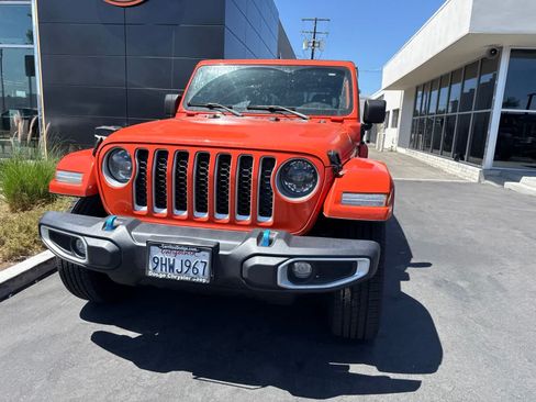 Used 2023 Jeep Wrangler Unlimited Sahara AWD/4WD image 3