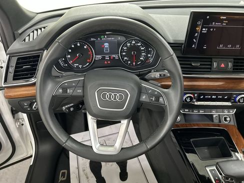 Used 2023 Audi Q5 2.0T Premium w/ Convenience Package AWD/4WD image 4