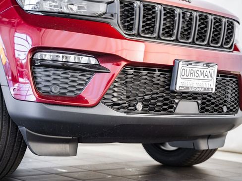 New 2025 Jeep Grand Cherokee Limited w/ Luxury Tech Group II image 15