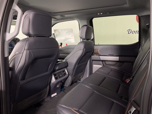 New 2026 Ford F250 Lariat w/ Black Appearance Package AWD/4WD image 15