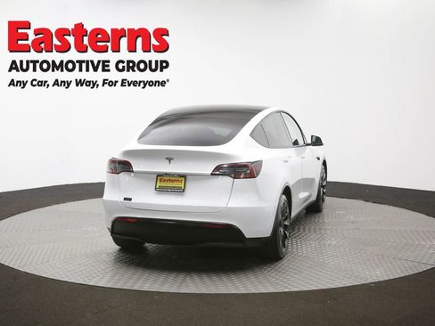 Used 2022 Tesla Model Y Long Range image 34
