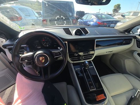 Used 2023 Porsche Macan AWD/4WD image 15