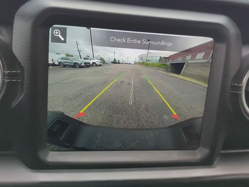 Used 2020 Jeep Gladiator Overland AWD/4WD image 18