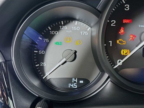 New 2026 Porsche Macan image 16