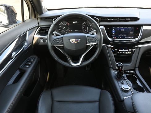 Used 2025 Cadillac XT6 Sport w/ LPO, Floor Liner Package image 9