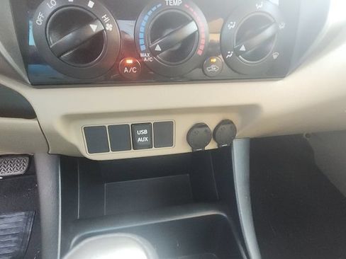 Used 2013 Toyota Tacoma 4x4 Access Cab w/ SR5 Pkg image 24