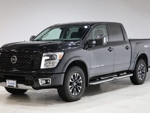 Used 2018 Nissan Titan PRO-4X AWD/4WD image 3