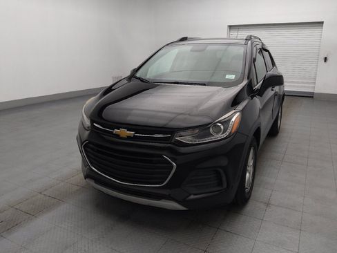 Used 2020 Chevrolet Trax LT w/ Sun & Sound Package FWD image 15