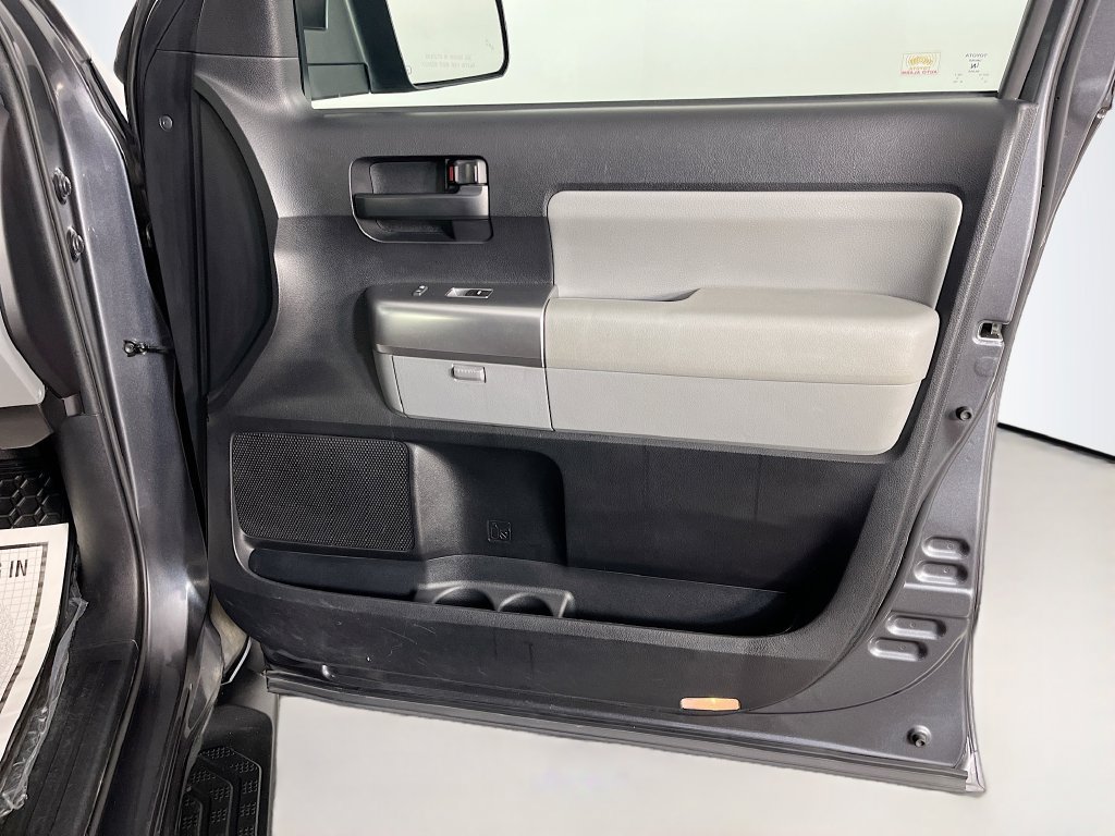 Used 2019 Toyota Sequoia SR5 AWD/4WD image 37