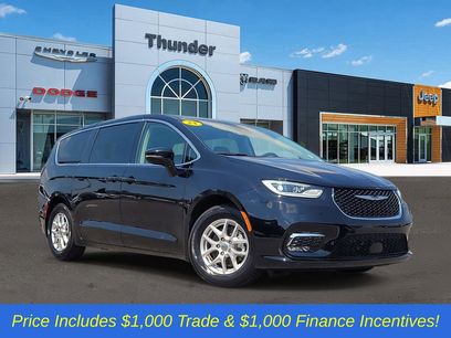 Used 2024 Chrysler Pacifica Touring-L